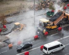 Дефицит погожих дней: украинцам показали, как не нужно класть асфальт