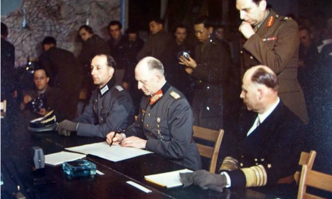 подписание Акта военной капитуляции Германии.