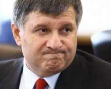 По-скромному: сколько Аваков заработал за октябрь