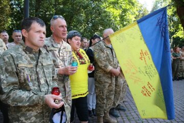 Волонтерка из Прикарпатья помогает военным, фото: Репортер