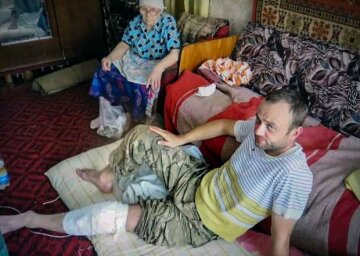 90-річна бабуся врятувала двох українськиї воїнів, фото Reporters