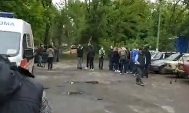 У Харкові розлючені медики вийшли на вулицю, крик про допомогу білих халатів прогримів на всю Україну - "ми беззахисні"