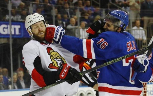 НХЛ: Рейнджерс розгромили Оттаву і зрівняли рахунок у серії