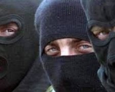 Автоматники в масках напали на підприємців