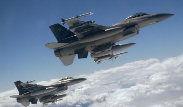 США передадут Турции шесть истребителей для борьбы с ИДИЛ