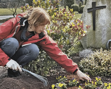 Кладбище, кадр из видео