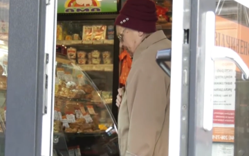 Пенсионерка. Фото: скрин youtube