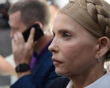 Гамівна сорочка: українці регочуть над новим вбранням Тимошенко