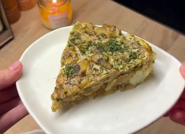 Картофельный пирог, который захочет каждый: просто, сытно и о-о-очень вкусно, рецепт