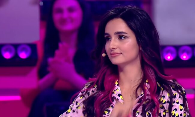 Анна Тринчер, скриншот из видео