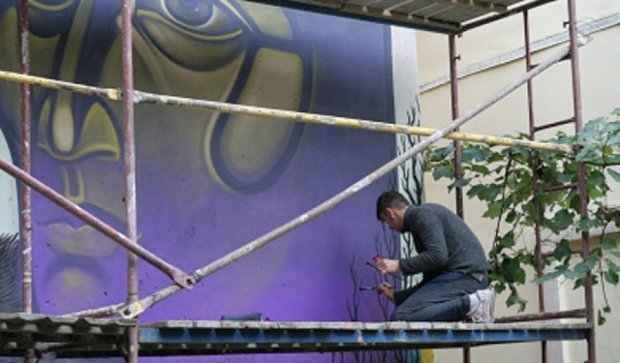 Художники со всей Украины привезли стрит-арт в Черновцы (фото)