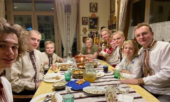 Андрей Садовый с семьей, instagram andriysadovyi