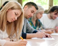 Українці відмовляються від вищої освіти заради профільних курсів