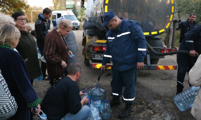 Воды нет, но вы держитесь: в Киеве опять массовые отключения, ищите свой адрес