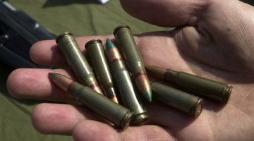 Львів'янка прийшла до польського консульства з бойовими патронами
