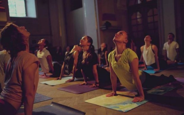 Pussy Riot по-українськи: у львівському храмі йоги посвітили п'ятою точкою