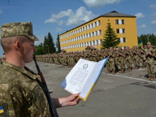 Призывники, фото: Місто Івано-Франківськ