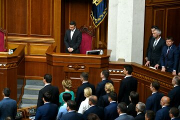 Зеленський вдруге вніс на розгляд Ради закон про "євробляхи": чого чекати водіям