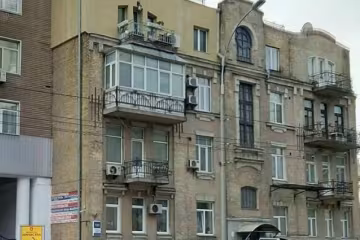 Кияни спотворили чергову історичну будівлю