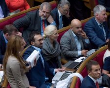 И мы их кормим: видео о свинстве депутатов повергло соцсети в шок