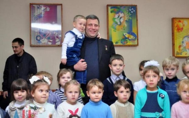 "Мы готовы дойти с вами до самого ада": зазомбированные дети поздравили Захарченко