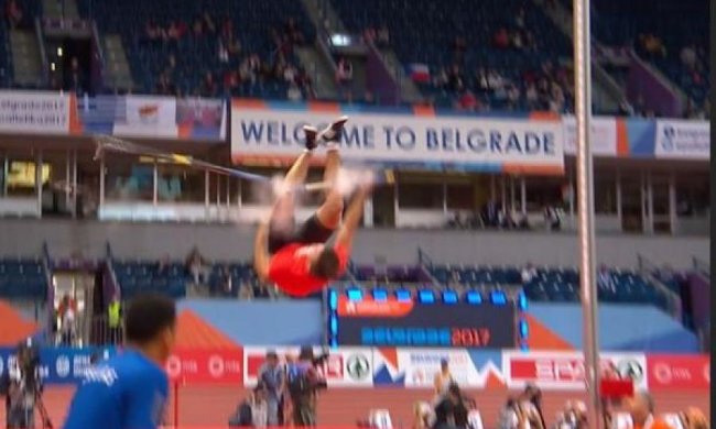 Німецький стрибун у польоті зламав жердину на чемпіонаті Європи