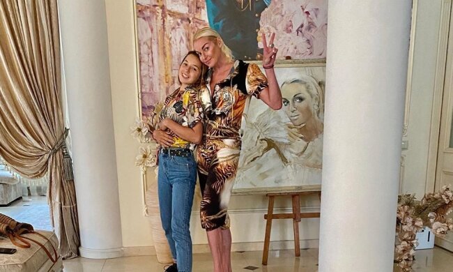 Анастасия Волочкова с дочерью, фото - https://www.instagram.com/volochkova_art/