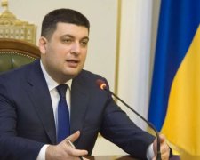 Шоколадна засмага Гройсмана викликала багато питань в українців, але у Кабміні все засекретили
