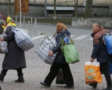 Нацбанк повісив усіх собак на українців