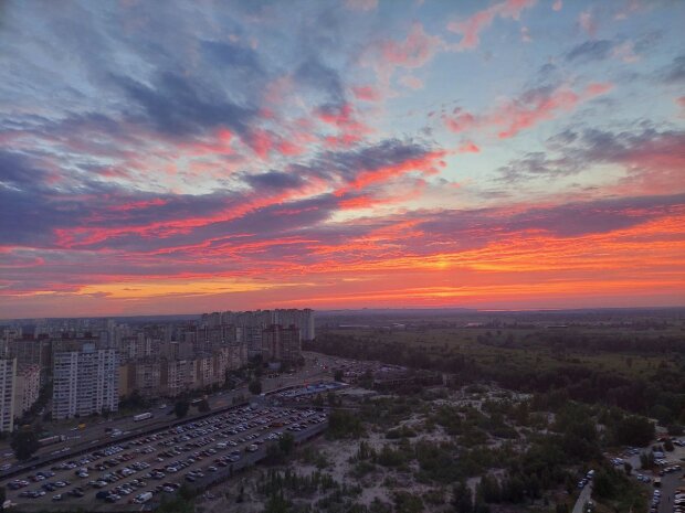 Україна, Київ, захід сонця, фото із соцмереж