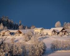 Приватні будинки, зима: фото з вільних джерел