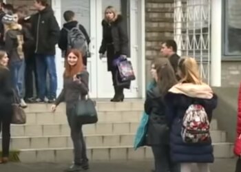 школа, скріншот з відео