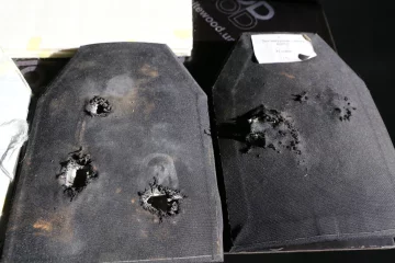 Дитяча броня, кераміка та рідкий азот: повний цикл створення українського бронежилета – від поліетилену до фронтових тестів