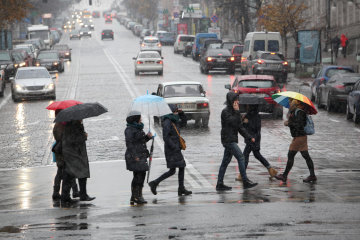 Погода на 15 квітня: весна відвернеться від українців, не поспішайте ховати шуби