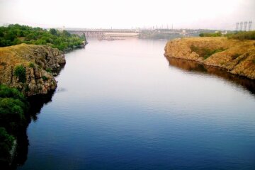 Драйвер із Запоріжжя показав, що приховують води Дніпра, дух захоплює: унікальне відео