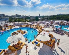 Синоптик рассказала, в каких регионах Украины задержится лето