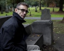 Автор "Бойцовского клуба" стал жертвой бандитов