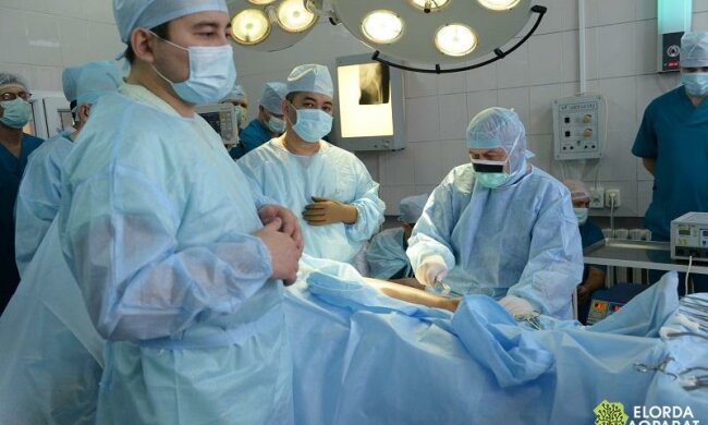 Рятують київські лікарі: страшна хвороба підкосила маленького львів'янина, усе - через щеплення