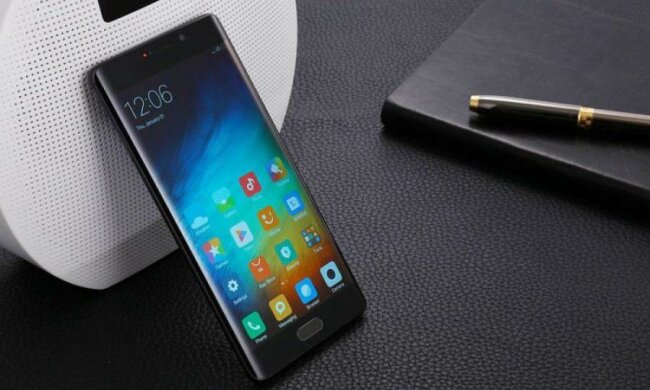 Xiaomi Mi 8: в сети показали возможности флагмана