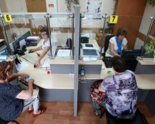 Кому штраф, а кому – в'язниця: влада розпочала "полювання" на отримувачів субсидій