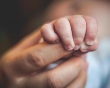 Шок! Навіть матір не наважувалася подивитися на свою новонароджену доньку