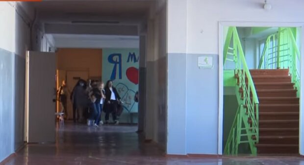 школа, скріншот з відео