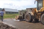 Під Франківськом зловили "чорних лісорубів" з сокирами - нарубали на мiльйони