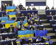 Депутаты Европарламента поддержали отмену виз украинцам 