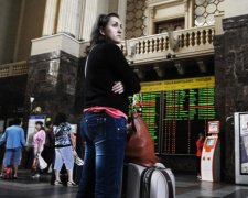 Просто катастрофа: скільки молодих українців мріють покинути країну