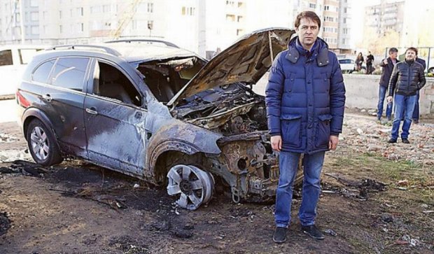 В Одеській області спалили автомобіль депутата (фото, відео)