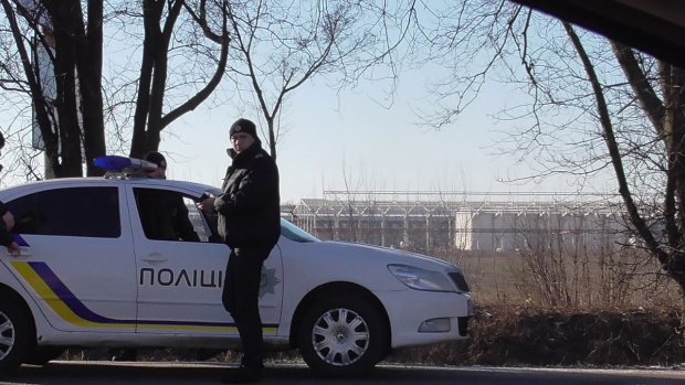 Озброєні бандити атакували обмінний пункт в Києві: винесли тисячі доларів