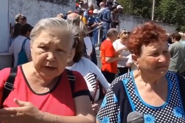 Жителі Криму, скріншот: Youtube
