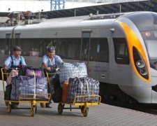 Укрзализныця запустила арбузовоз Гройсмана