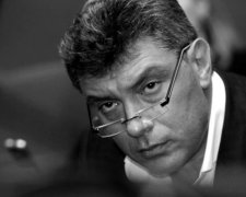 Порошенко почтил память Немцова в день его рождения